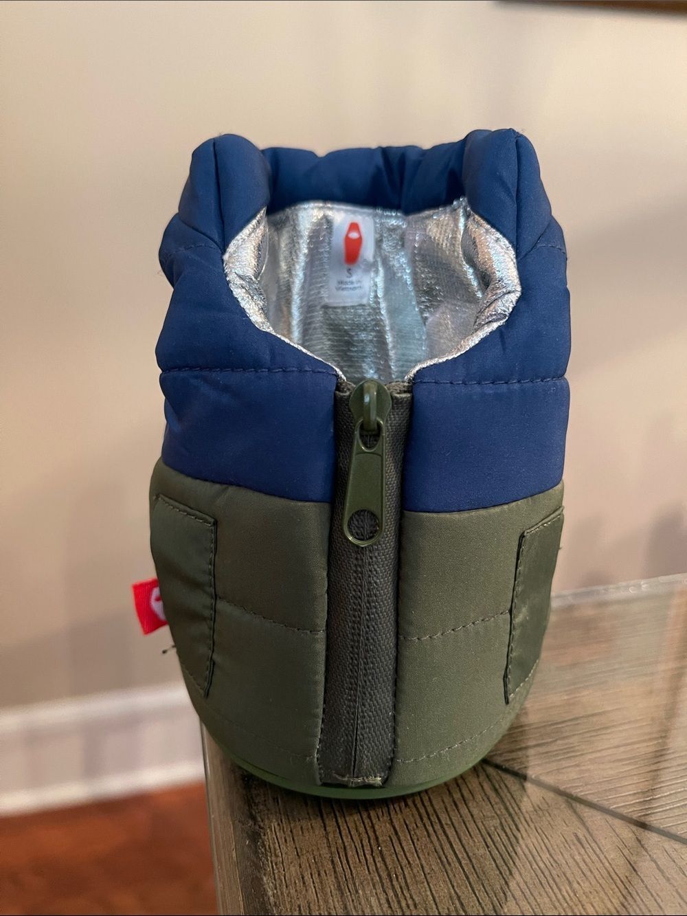 Puffin Drinkwear Blue Green Puffer Vest Drink Koozie Can Holder